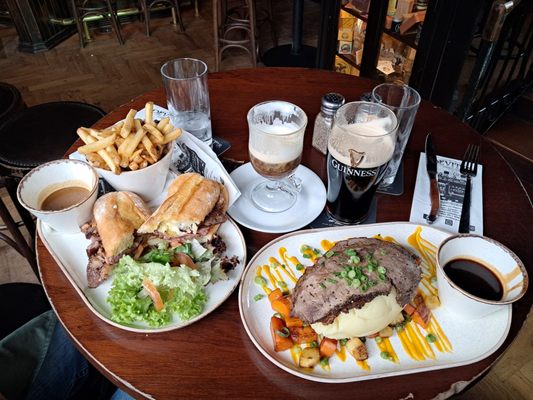 Devitts Pub by null