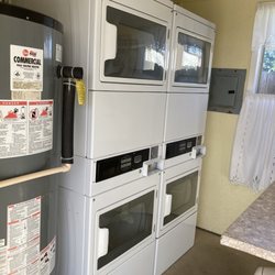Schulenburg RV Park - Laundry