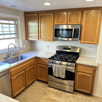 Cabinet Innovators - Before - General Contractors Near Me