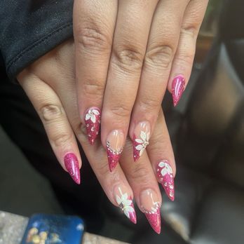 Vina Nails - Nail Salons Near Me - Anchorage, Alaska