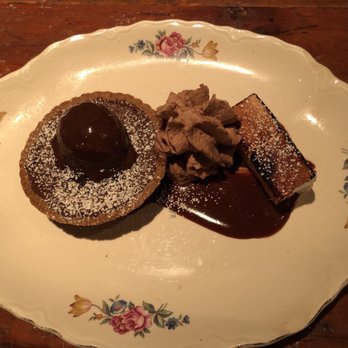 Mindy's Bakery - Chocolate pie, toasted marshmallow & chocolate sorbet - Desserts Near Me - Chicago, Illinois Mindy's Bakery - Chocolate pie, toasted marshmallow & chocolate sorbet - Desserts Near Me - Chicago, Illinois