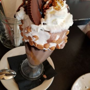 Mom's Kitchen & Bar - Chocolate shake - Bars Near Me - Astoria, New York Mom's Kitchen & Bar - Chocolate shake - Bars Near Me - Astoria, New York
