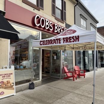 Cobs Bread - Outside - Bakeries Near Me - Oakville, Ontario