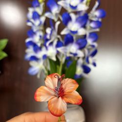 Nana's Clay Flowers - Mahalo Tara (she sculpted this mini hibiscus in under 5 minutes!)