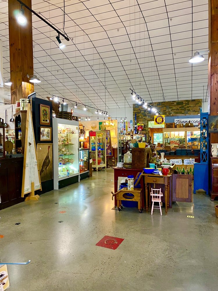 GREEN OLDE DEAL ANTIQUE MALL Updated September 2024 11 Photos