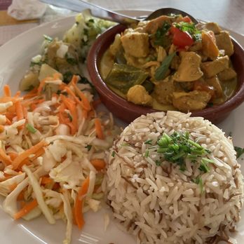 Capadoccia - Chicken Curry with pilaf rice, potatoes and salad - Turkish Near Me - Guaynabo, Puerto Rico