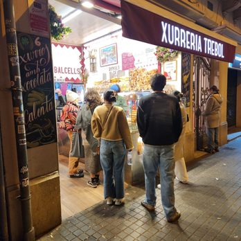 Xurreria Trebol - Desserts Near Me - Barcelona, B Xurreria Trebol - Desserts Near Me - Barcelona, B