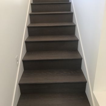 Gonzales Hardwood Floor - Clean staircase - Flooring Near Me Gonzales Hardwood Floor - Clean staircase - Flooring Near Me