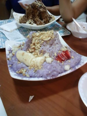 Photo of Snow Ice - Santa Clara, CA, US. hawaiian yum, wow comparing our ice to THE OTHER hawaiian yum in the photos, they CHEAPED out on fruits.
