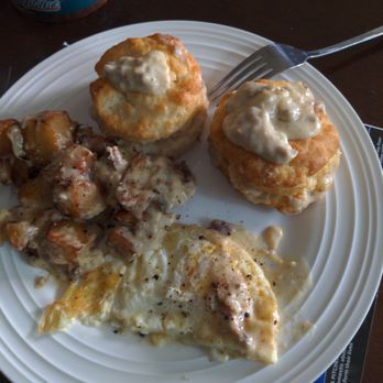Sunshine Cafe - Biscuits and gravy with eggs and potatoes - Cafes Near Me - Napa, California Sunshine Cafe - Biscuits and gravy with eggs and potatoes - Cafes Near Me - Napa, California
