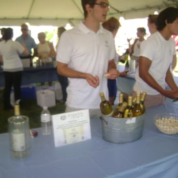 Stonington Vineyards Inc - Wineries Near Me - Stonington, Connecticut