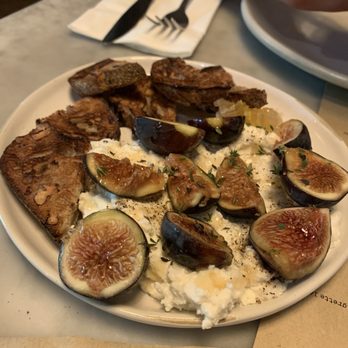 Milkflower - fig ricotta toast - Pizza Near Me - Astoria, New York Milkflower - fig ricotta toast - Pizza Near Me - Astoria, New York