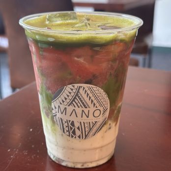 Mano Modern Cafe - Strawberry matcha - Filipino Near Me - Chicago, Illinois