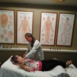 Oceanside Acupuncture Clinic - Acupuncture treatment by Lynn West.
