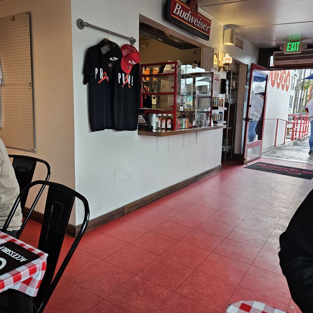 Prime Pizza - Inside of the place - Pizza Near Me - Burbank, California Prime Pizza - Inside of the place - Pizza Near Me - Burbank, California