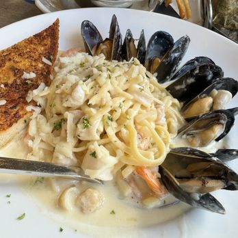 Mb Grille - Harvest of the sea with Alfredo sauce - Seafood Near Me - Torrance, California Mb Grille - Harvest of the sea with Alfredo sauce - Seafood Near Me - Torrance, California
