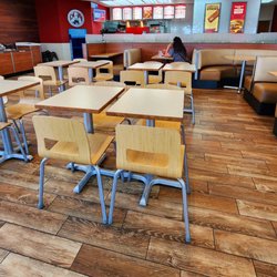 Wendy's - Dining Area