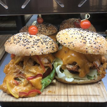 Duc de Lorraine - Now this is taking the hamburger to 'new heights'! - French Near Me - Montreal, Quebec Duc de Lorraine - Now this is taking the hamburger to 'new heights'! - French Near Me - Montreal, Quebec