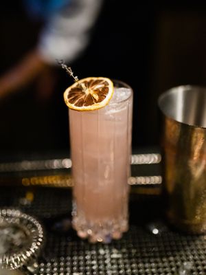 Magnum Speakeasy by null