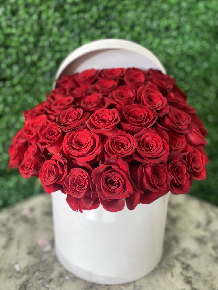 SPRING FLOWERS & GIFTS Updated May 2024 131 Photos & 70 Reviews 17921 Ventura Blvd, Encino