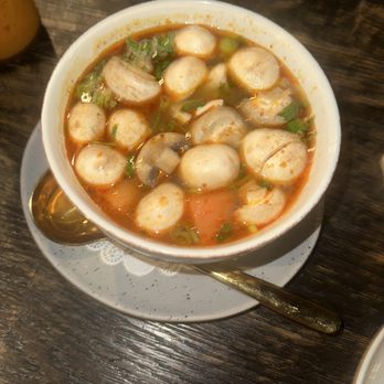 Kin Long Beach - Tom Yum - Thai Near Me - Long Beach, California