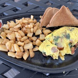 Steel Club - Build your own Omelette with sausage, spinach, mushrooms and cheddar cheese.