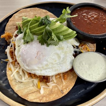 Down the Hatch Maui - Huevos Rancheros Montaña - Seafood Near Me - Lahaina, Hawaii