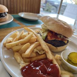Gordy's Burger House - With fries