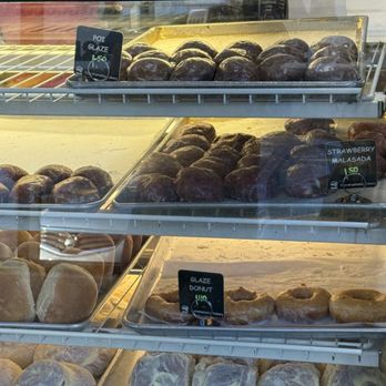 Kamehameha Bakery - Bakeries Near Me - Honolulu, Hawaii