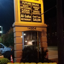 Cool Blue Hair Salon - I prefer hot pink