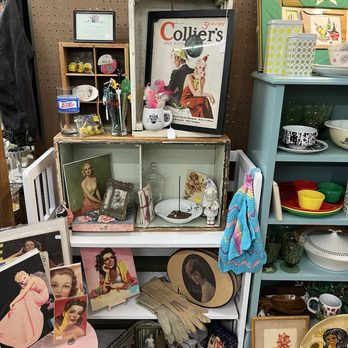 Sellers Antique Mall - Antiques Near Me - Superior, Wisconsin Sellers Antique Mall - Antiques Near Me - Superior, Wisconsin