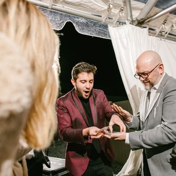 Danny H Magician - Magic at a Wedding! - Magicians Near Me Danny H Magician - Magic at a Wedding! - Magicians Near Me