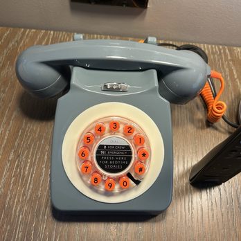 Moxy Austin - University - Such a cute phone!! - Hotels Near Me - Austin, Texas