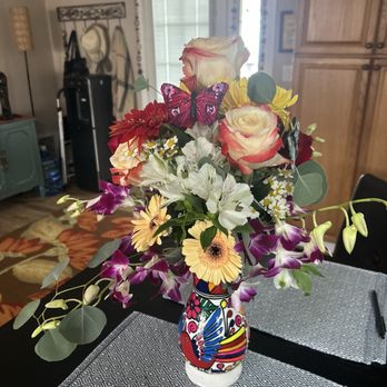 Casa Blanca Flowers - I just received these for Mother's Day! I am blown away ! It is fantastic! Fresh and abundant. Thank you - Florists Near Me - Oxnard, California Casa Blanca Flowers - I just received these for Mother's Day! I am blown away ! It is fantastic! Fresh and abundant. Thank you - Florists Near Me - Oxnard, California