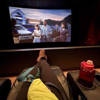 AMC River East 21 - Cinema Near Me - Chicago, Illinois