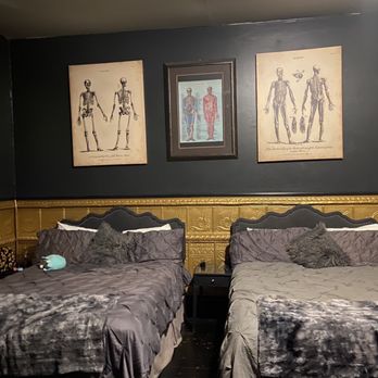 The Black Monarch Hotel - Comfortable beds - Hotels Near Me - Victor, Colorado The Black Monarch Hotel - Comfortable beds - Hotels Near Me - Victor, Colorado