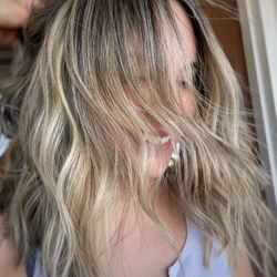 Lizzy Rose Hair - Lived in blonde balayage