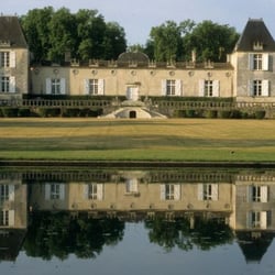 Chateau de Sales - Château de Sales et son miroir d'eau
