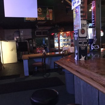 I-10 Icehouse - Sports Bars Near Me - San Antonio, Texas