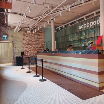 Scooped by Demetres - Interior - Ice Cream & Frozen Yogurt Near Me - Toronto, Ontario Scooped by Demetres - Interior - Ice Cream & Frozen Yogurt Near Me - Toronto, Ontario