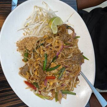 Ginger - Beef pad Thai - Chinese Near Me - National Harbor, Maryland Ginger - Beef pad Thai - Chinese Near Me - National Harbor, Maryland