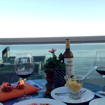 Geoffrey's Malibu - Good wine - Seafood Near Me - Malibu, California Geoffrey's Malibu - Good wine - Seafood Near Me - Malibu, California