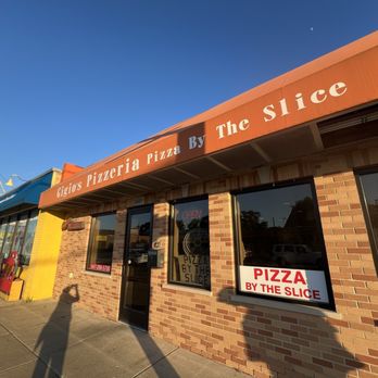 Gigio's Pizzeria - Front view - Pizza Near Me - Des Plaines, Illinois Gigio's Pizzeria - Front view - Pizza Near Me - Des Plaines, Illinois