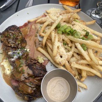The Lexington - Steak frites - American Near Me - Cambridge, Massachusetts