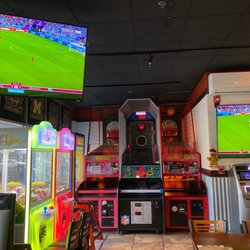 Charleston Sports Pub - Great game area!
