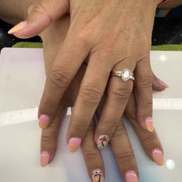 Wendy, at Nancy's Nail and spa in Front Royal, did a great job on my nails! Wendy, at Nancy's Nail and spa in Front Royal, did a great job on my nails!