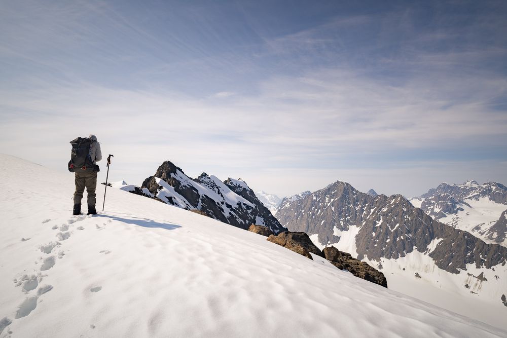 White Lice Mountain Logo