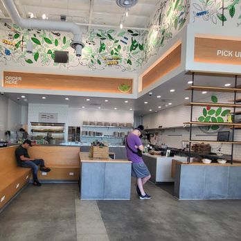 Simply Salad - Clean but sparse - Salad Near Me - Long Beach, California