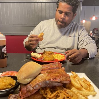 Brothers Bar-B-Que - 3 meet platter - Barbeque Near Me - Madisonville, Kentucky Brothers Bar-B-Que - 3 meet platter - Barbeque Near Me - Madisonville, Kentucky