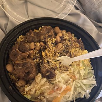 Caribbean Vybz - Oxtail plate - five pieces for large - Caribbean Near Me - Worcester, Massachusetts